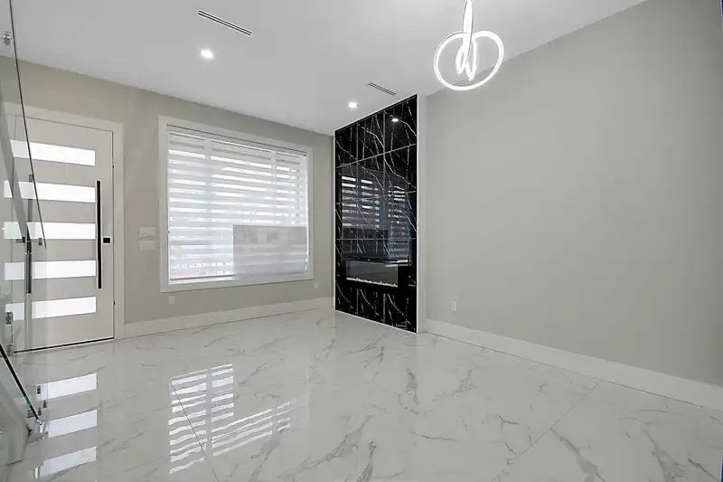 14761 62 AVENUE - photo 3 of 40