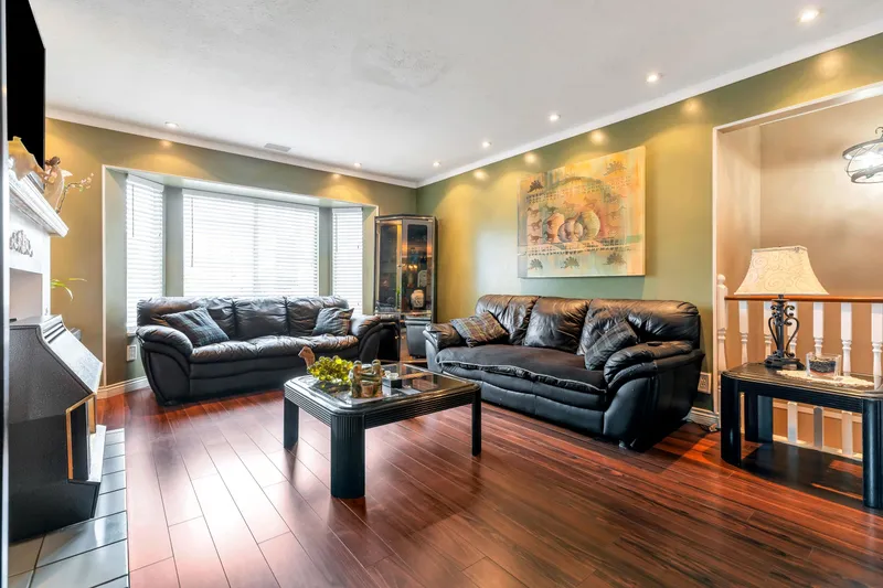 13280 81A AVENUE - photo 2 of 25