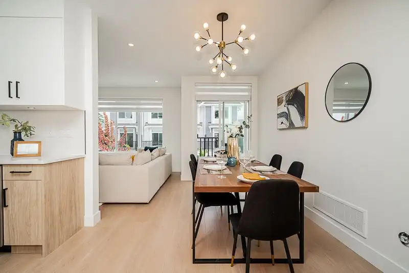 2 2525 156 STREET - photo 4 of 40