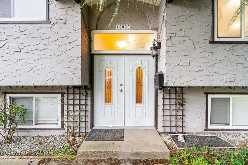13833 112 AVENUE - photo 2 of 17