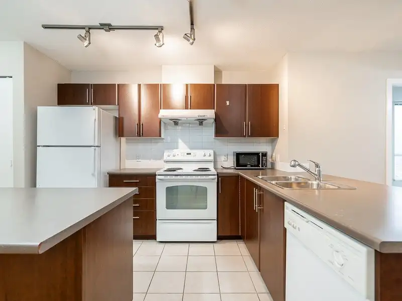 2009 1178 HEFFLEY CRESCENT - photo 1 of 20