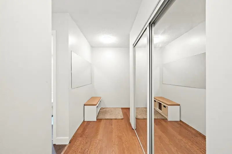 219 1760 SOUTHMERE CRESCENT - photo 3 of 25