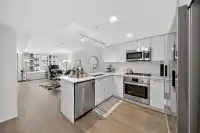 507 8699 HAZELBRIDGE WAY - thumbnail 4