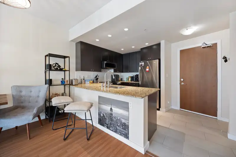 304 225 FRANCIS WAY - photo 2 of 23