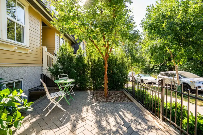 107 3416 QUEENSTON AVENUE - photo 3 of 36
