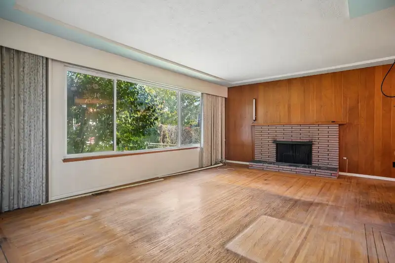 1388 E 60TH AVENUE - photo 3 of 40