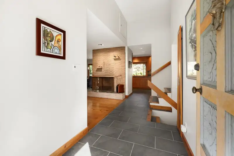 1374 E 15TH STREET - photo 3 of 40