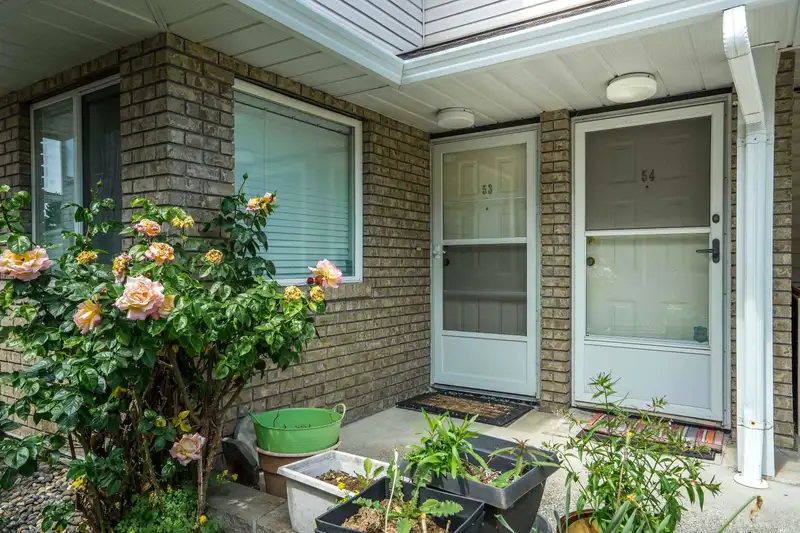 54 15020 66A AVENUE - photo 4 of 40