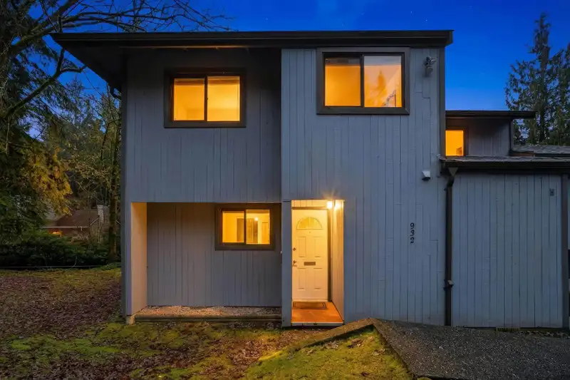 932 BLACKSTOCK ROAD - photo 1 of 25