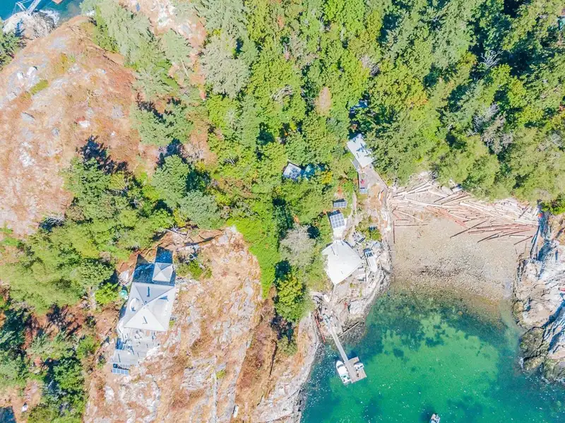 55 PASSAGE ISLAND - photo 2 of 29