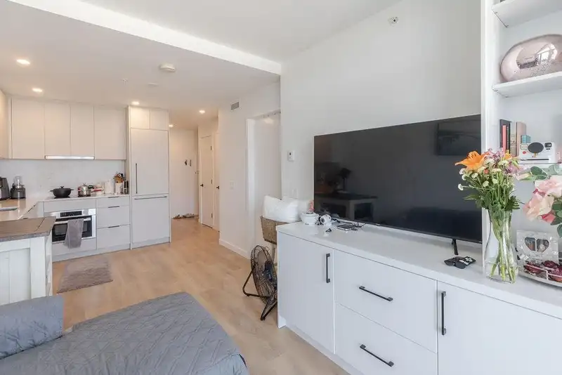 1512 13685 102 AVENUE - photo 4 of 32