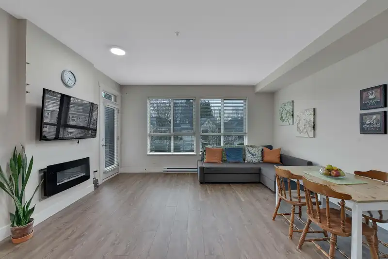 302 2288 WELCHER AVENUE - photo 4 of 20