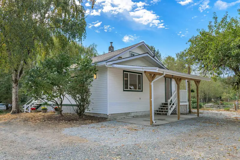 23891 0 AVENUE - photo 3 of 31