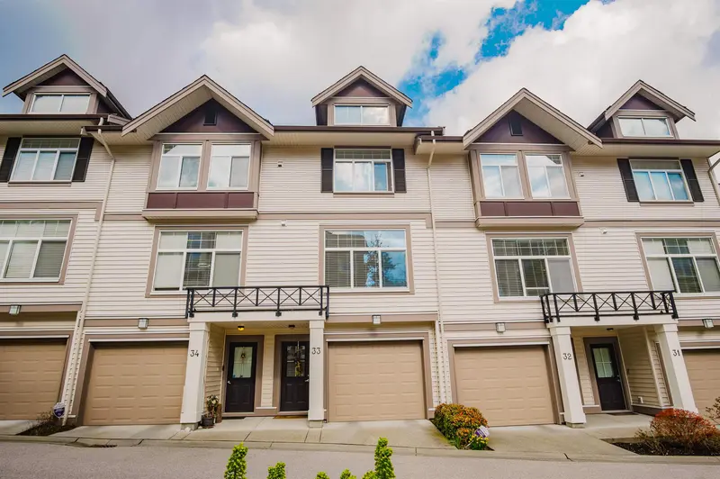 33 14377 60 AVENUE - photo 1 of 25