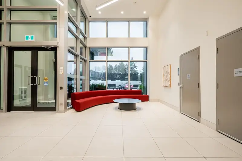 910 318 ALDERSON AVENUE - photo 4 of 25