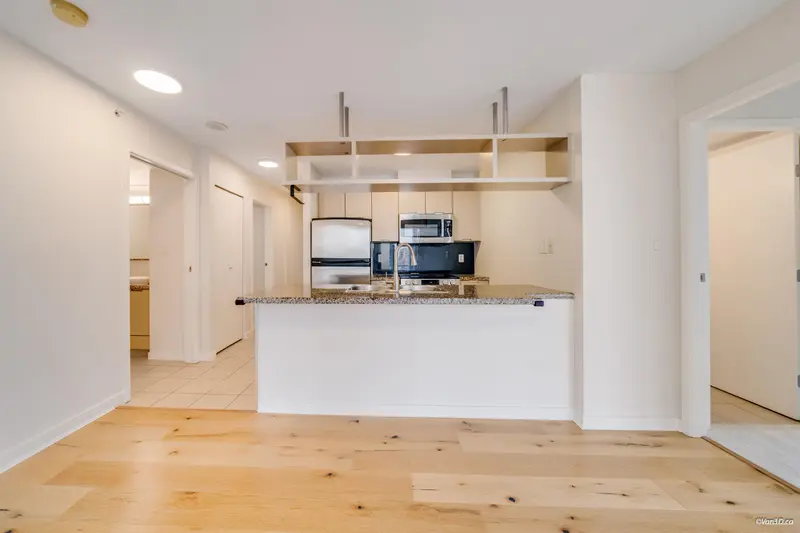 1710 1082 SEYMOUR STREET - photo 4 of 25