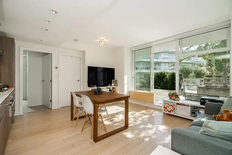 301 4638 GLADSTONE STREET - photo 1 of 35