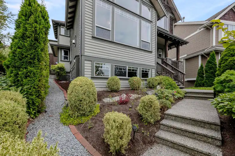 13686 228B STREET - photo 2 of 40