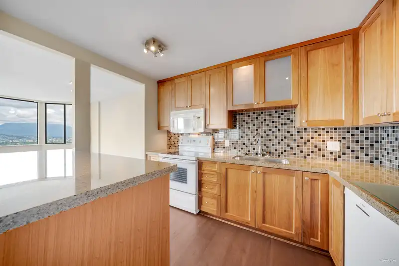 2306 6540 BURLINGTON AVENUE - photo 3 of 29