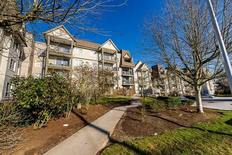 112 12083 92A AVENUE - photo 1 of 31