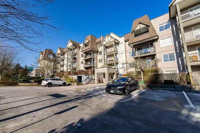 112 12083 92A AVENUE - photo 3 of 31