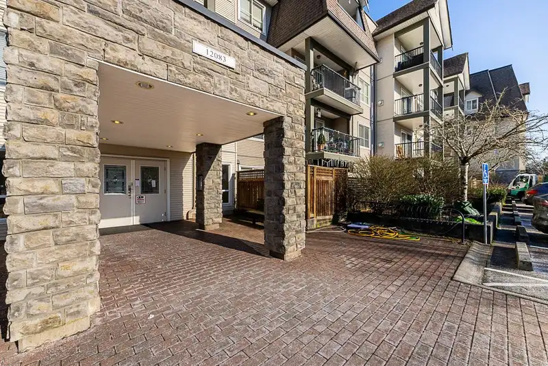 112 12083 92A AVENUE - photo 4 of 31