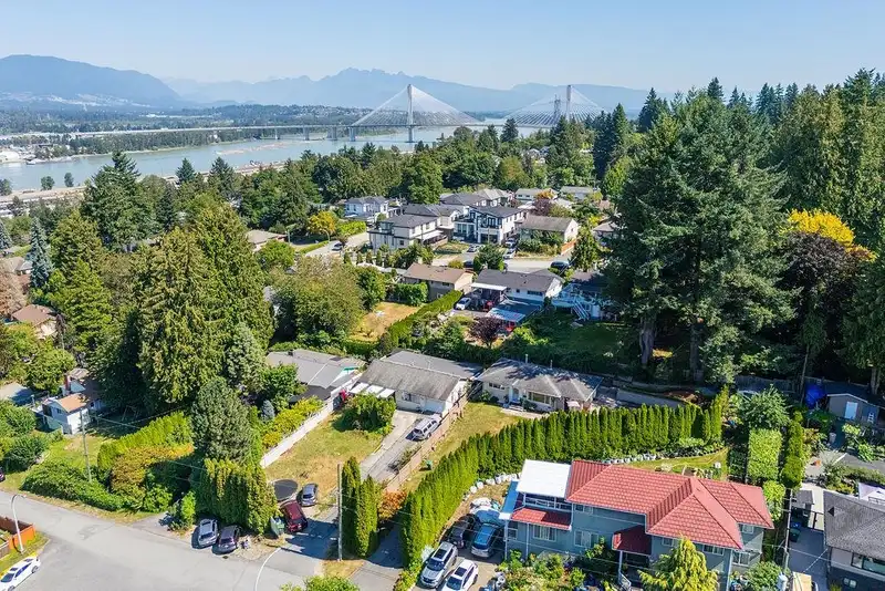 11458 139 STREET - photo 1 of 40