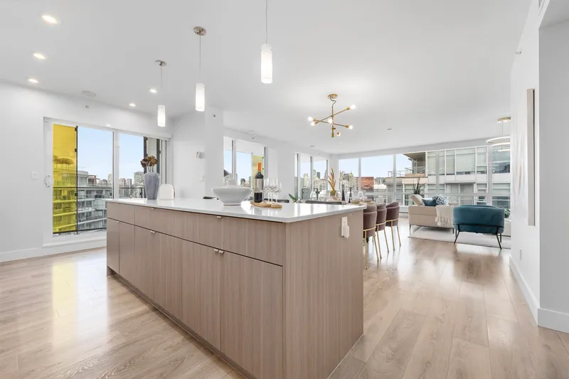 1801 1788 COLUMBIA STREET - photo 3 of 25