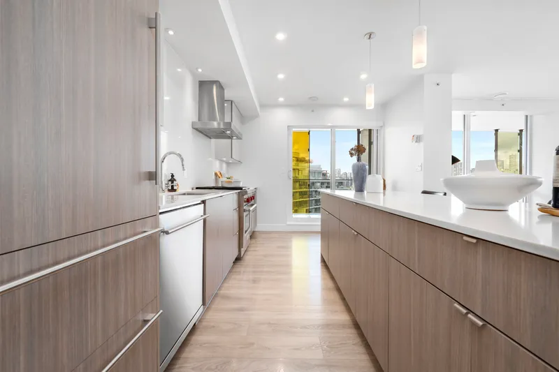 1801 1788 COLUMBIA STREET - photo 4 of 25