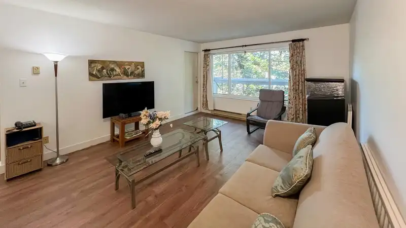 203 3883 LAUREL STREET - photo 4 of 21