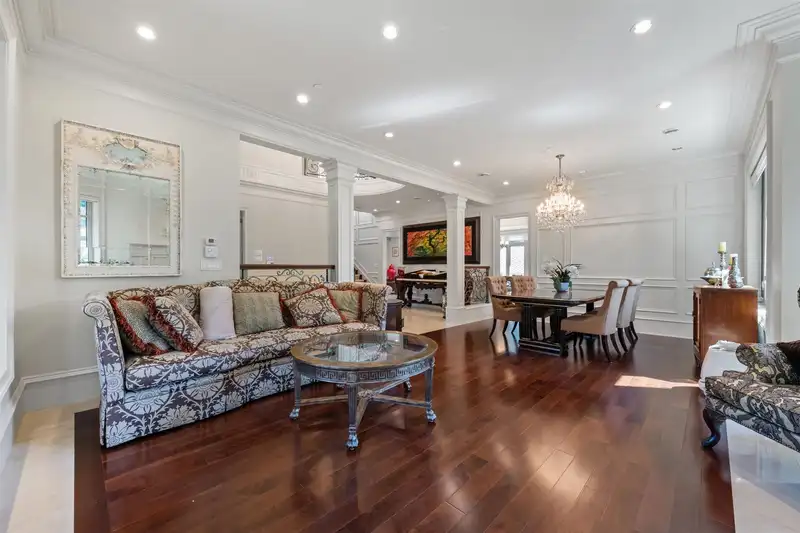1268 W 40TH AVENUE - photo 4 of 32
