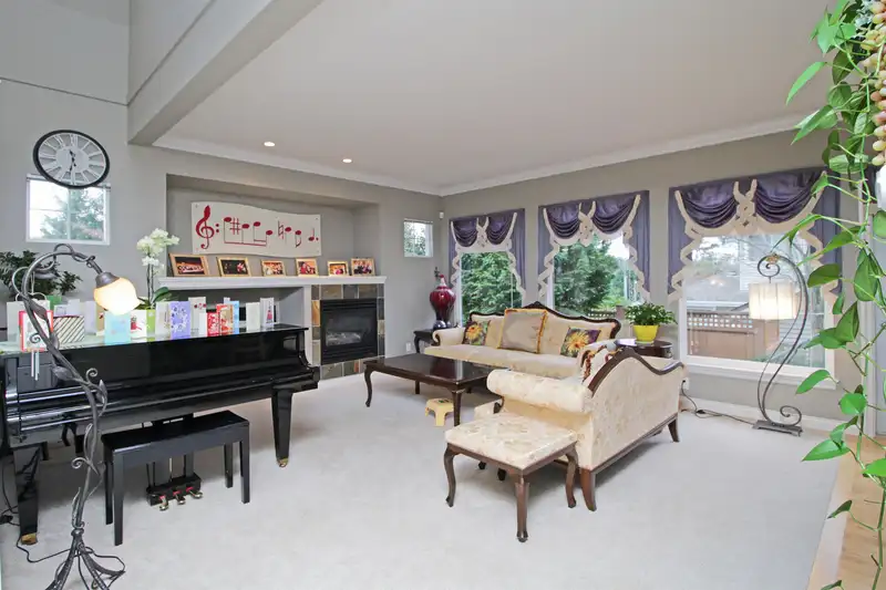 3303 148A STREET - photo 2 of 16