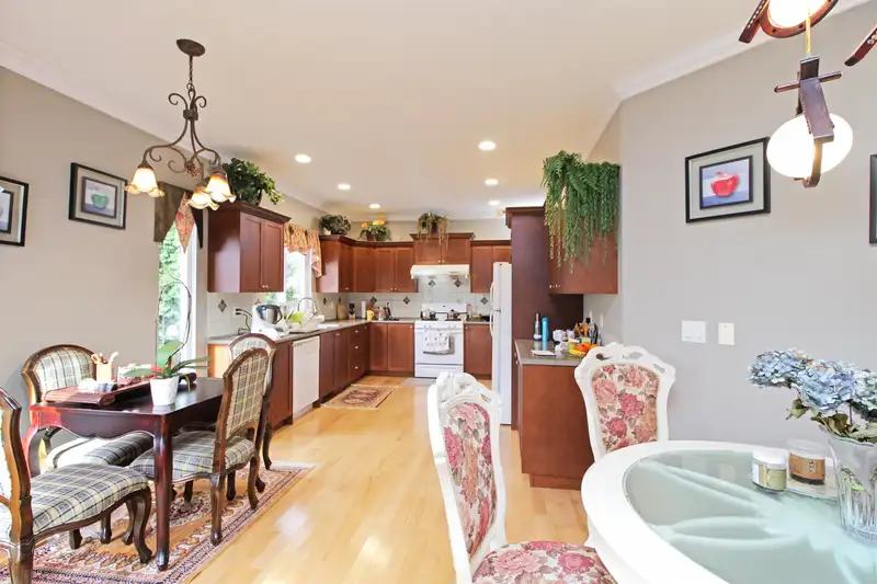 3303 148A STREET - photo 4 of 16