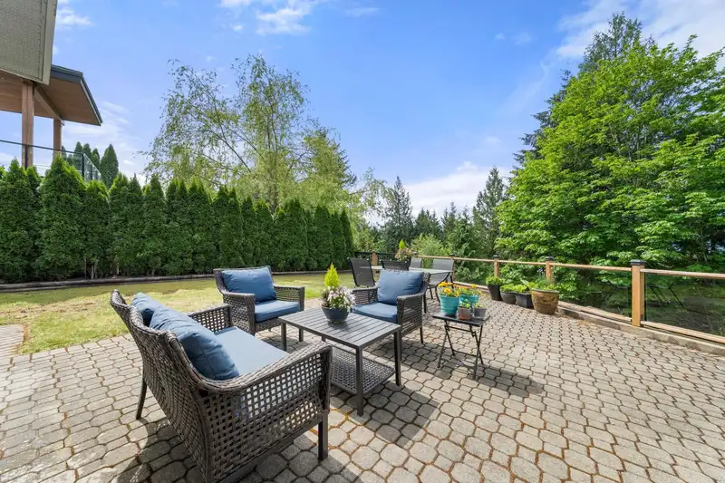 1070 GLACIER VIEW DRIVE - photo 2 of 40