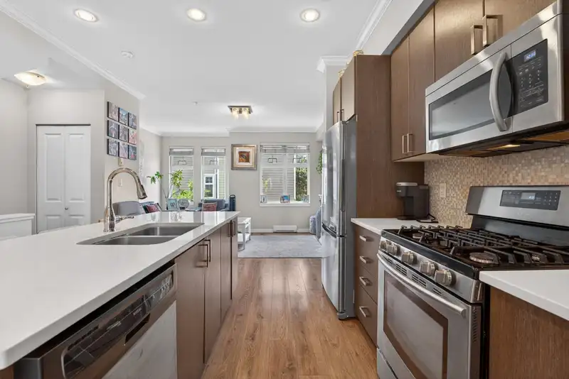 14 1111 EWEN AVENUE - photo 1 of 40