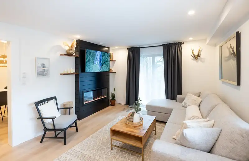 100 2021 KAREN CRESCENT - photo 1 of 18