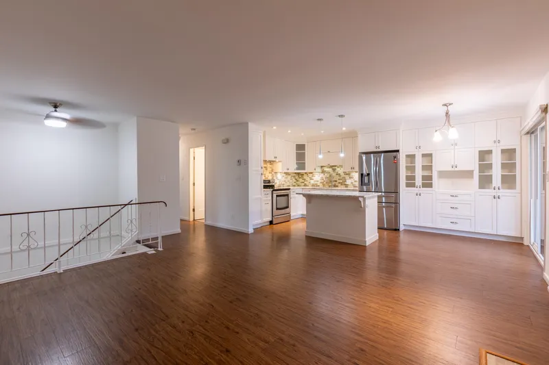 16 2998 MOUAT DRIVE - photo 2 of 25