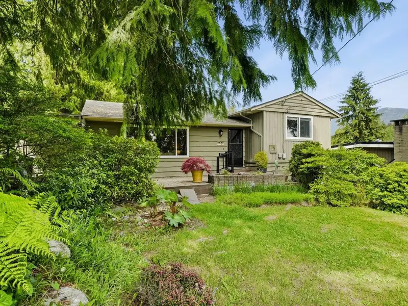 1380 COLEMAN STREET - photo 1 of 40