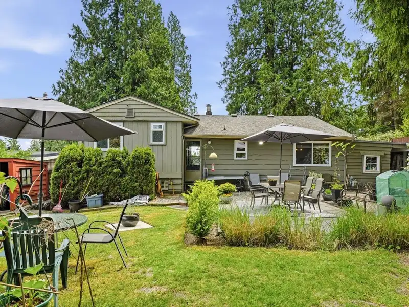 1380 COLEMAN STREET - photo 3 of 40