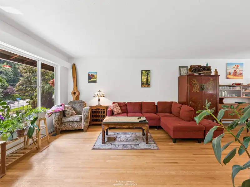 1525 AVONLYNN CRESCENT - photo 3 of 32