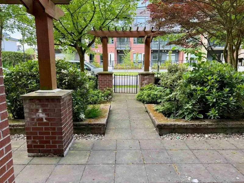 102 17712 57A AVENUE - photo 2 of 9