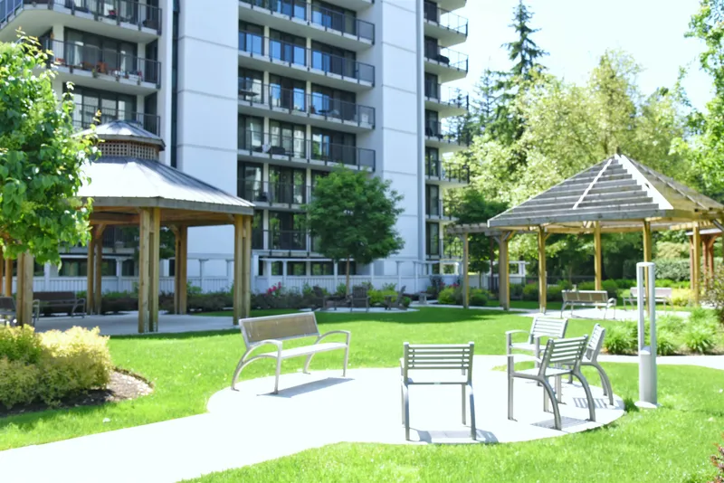 204 6455 WILLINGDON AVENUE - photo 1 of 19