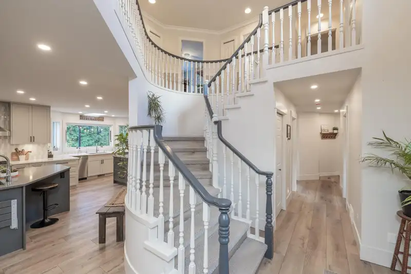 4564 MAYSFIELD CRESCENT - photo 3 of 40