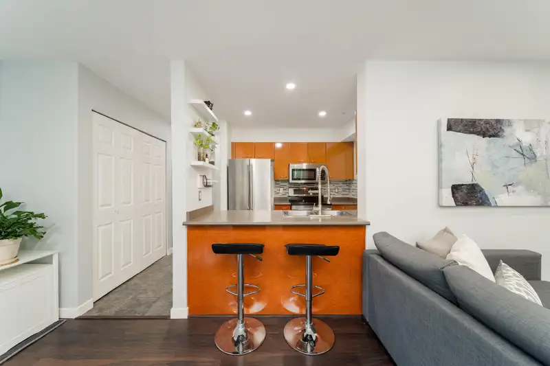 201 1688 E 8TH AVENUE - photo 2 of 37