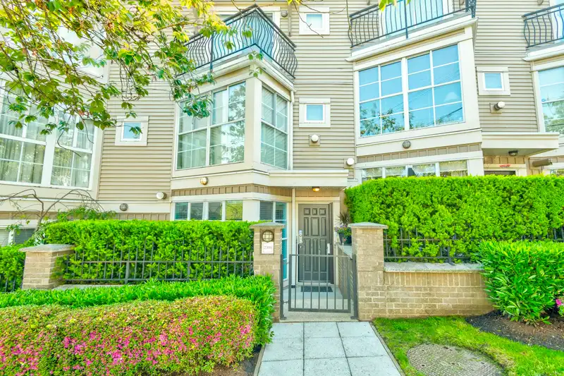 2308 HEATHER STREET - photo 1 of 23