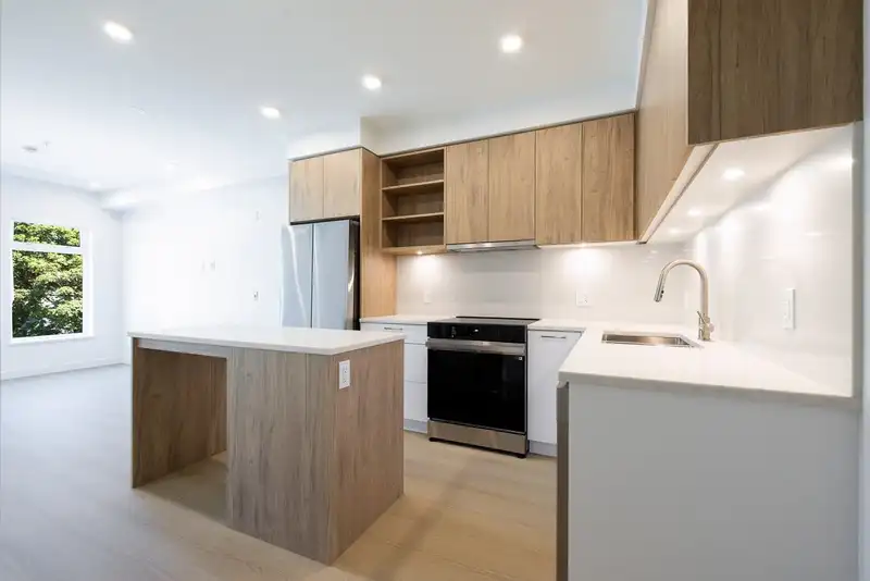 407 82 FIRST STREET - photo 3 of 39