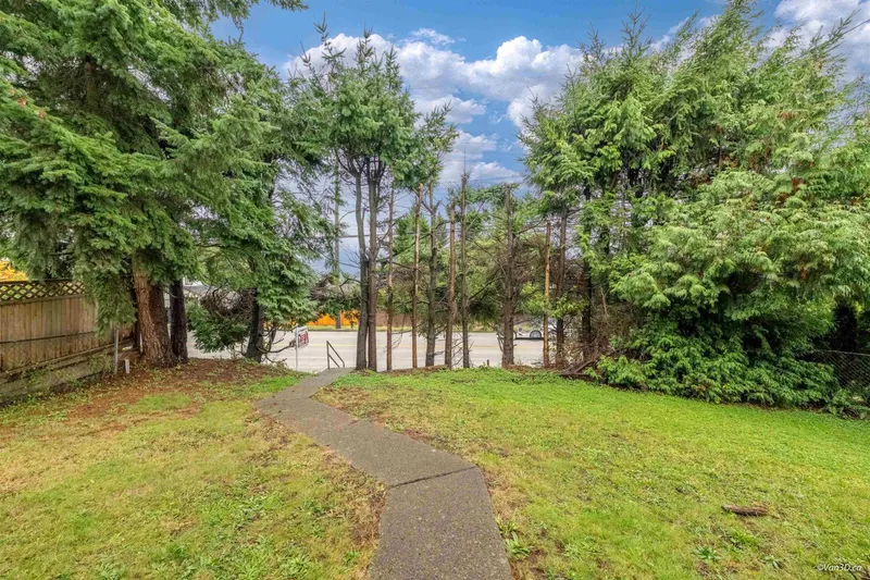 8167 10TH AVENUE - photo 2 of 25