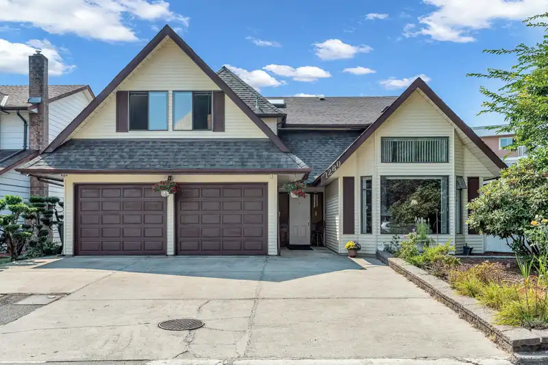 11280 MELLIS DRIVE - photo 1 of 40