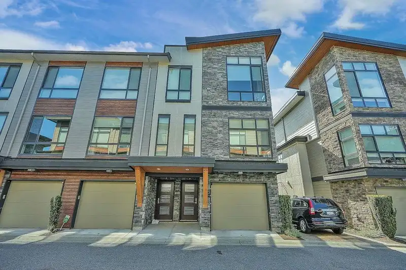 128 16488 64 AVENUE - photo 3 of 28