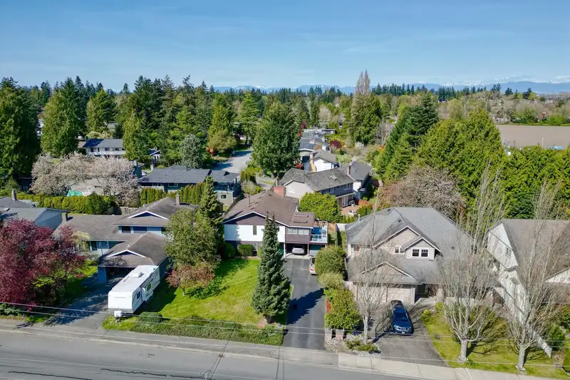 5551 4 AVENUE - photo 3 of 40